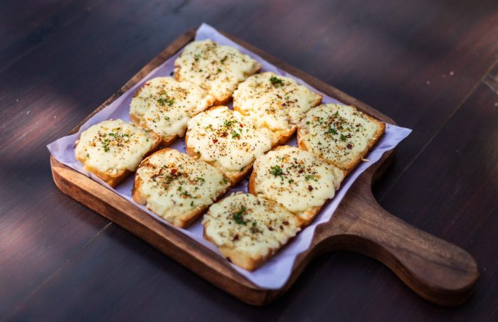 Garlic bread nutrition facts